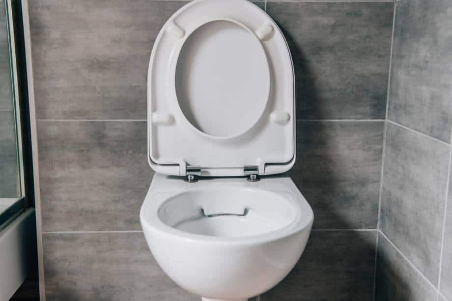 Quel matériau utiliser pour habiller un WC suspendu avec style ?