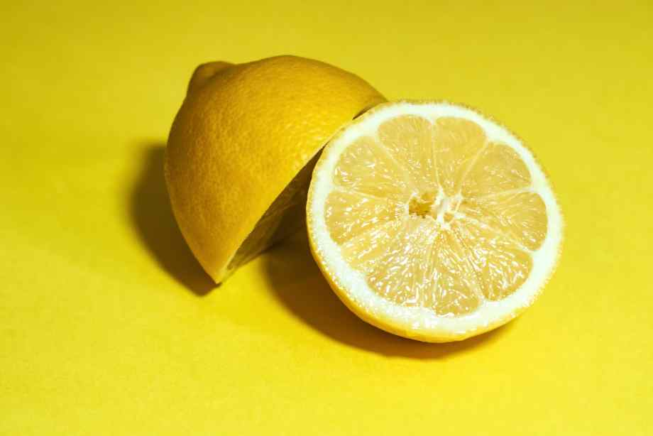 3 recettes de grand-mère pour se débarrasser des moucherons