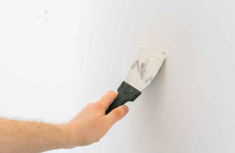 Reboucher un grand trou dans un mur