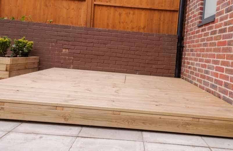 Comment poser les lames de bois sur une terrasse sur plots ?-Polville Habitat