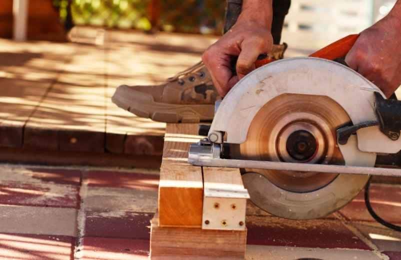 Pourquoi choisir une terrasse en bois sur plots béton ?-Polville Habitat