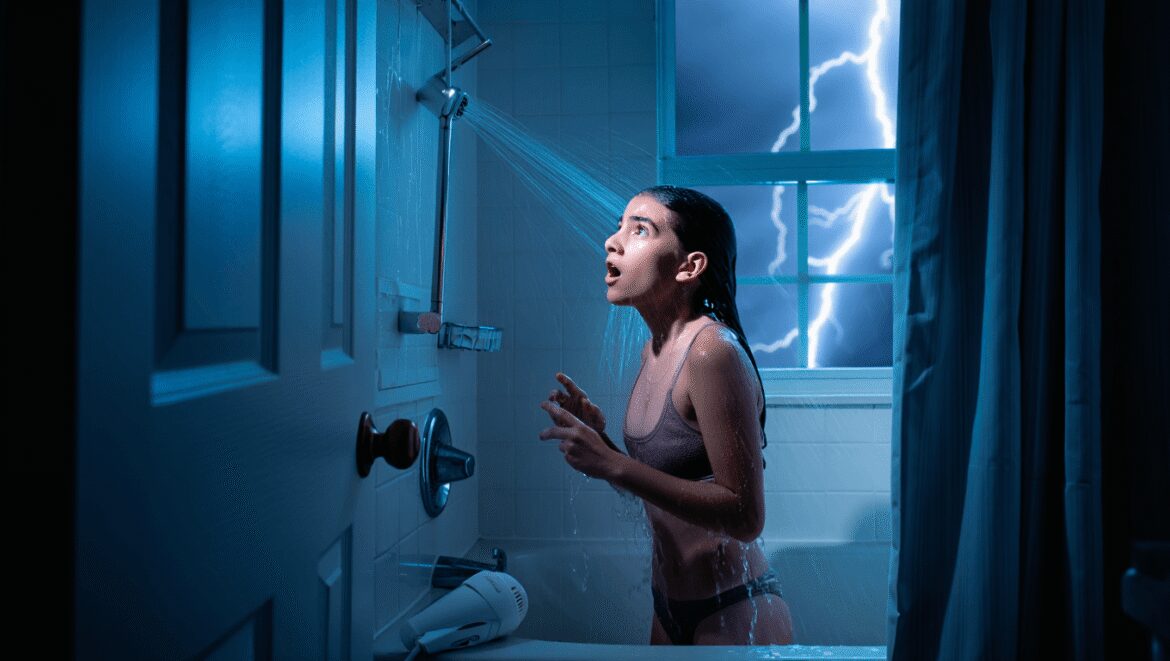 Si un orage gronde, débranchez vite cet appareil
et "éloignez-vous-en d'au moins deux mètres", alerte un
spécialiste