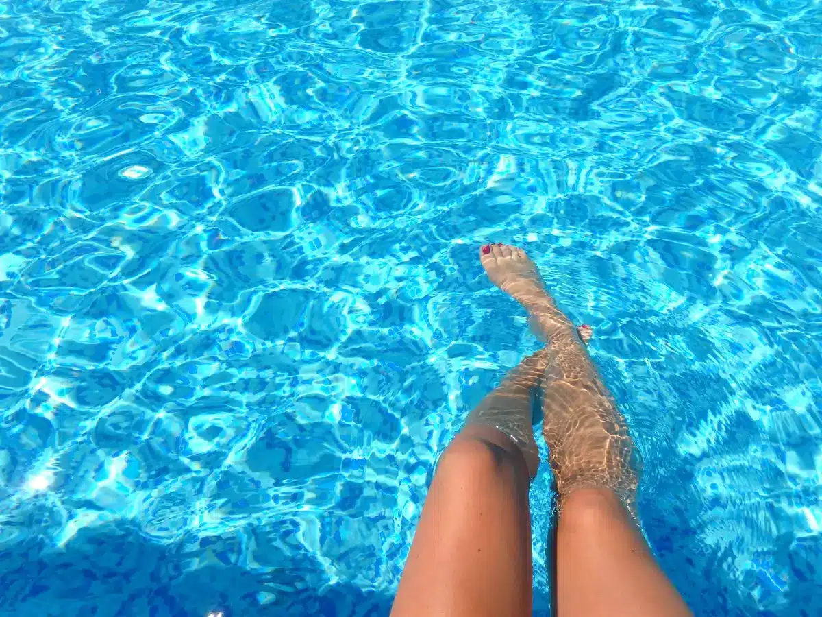 Pastilles de chlore et produits chimiques pour traitement classique de piscine