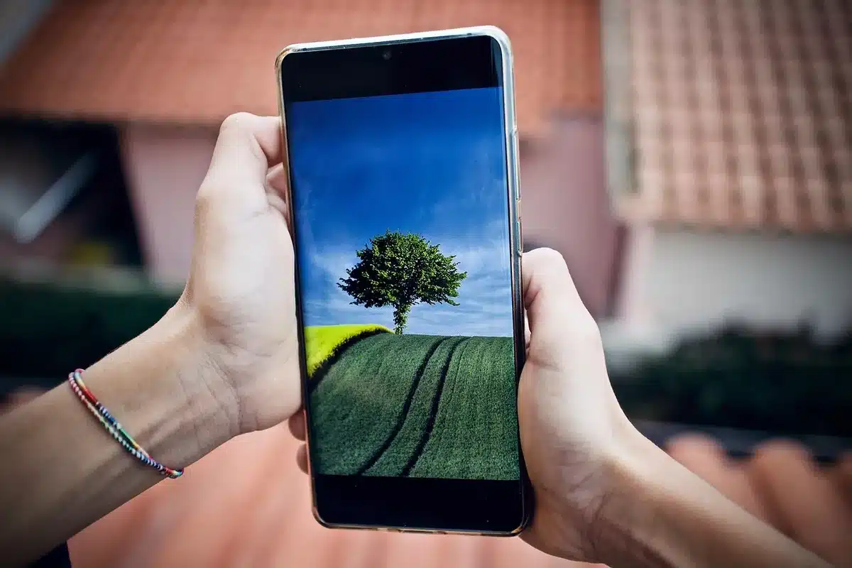 Gros plan d'un journal d'appels montrant des appels manqués et reçus